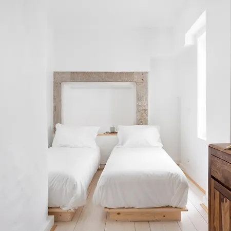 Joivy Exquisite Near Bica Elevator Apartamento